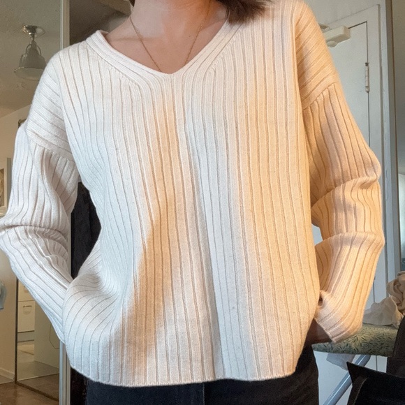 Wilfred Free 100% Merino Wool Sweater - Picture 2 of 8